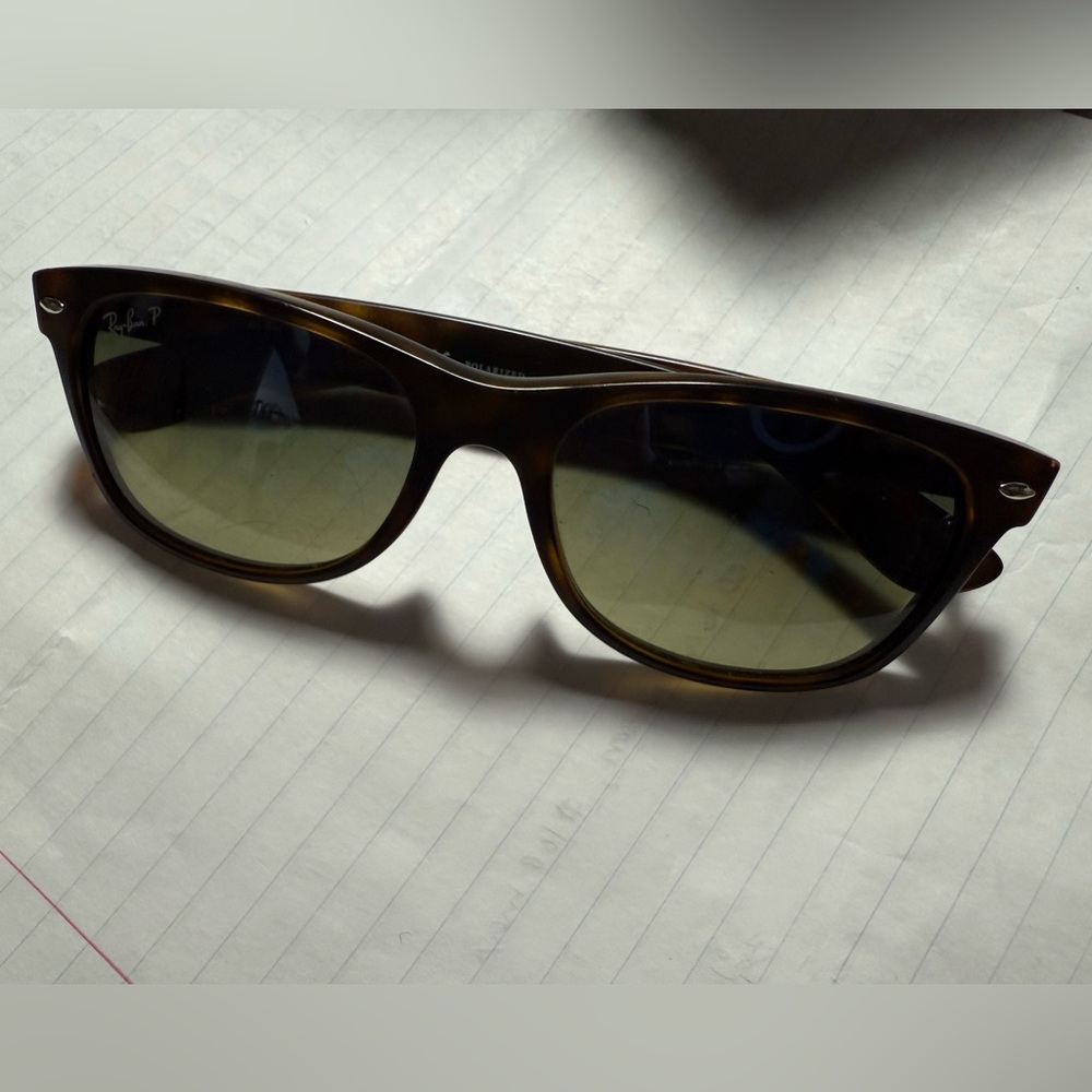 Ray-Ban New Wayfarer Polarized RB 2132